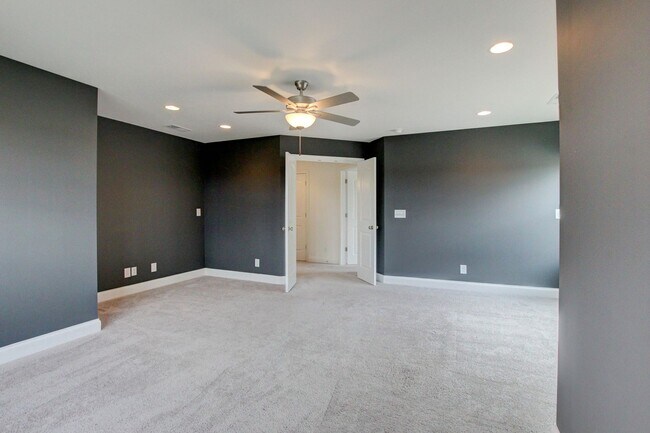 Building Photo - Custom Build in Sango.  Wow Factor