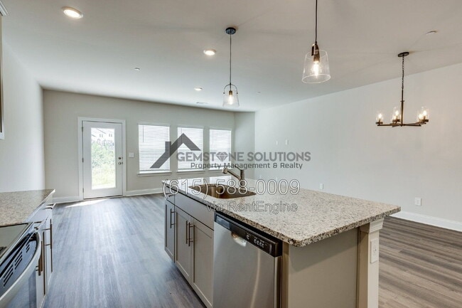Building Photo - 204 Douglas Bend Rd