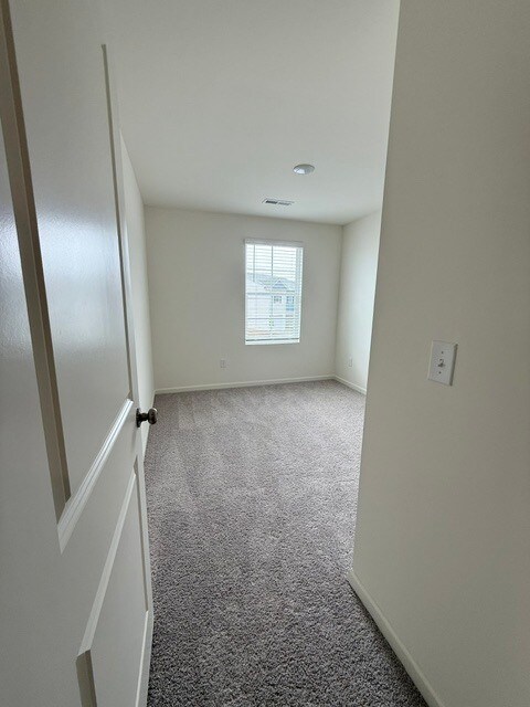 Building Photo - 2429 Brookville Dr