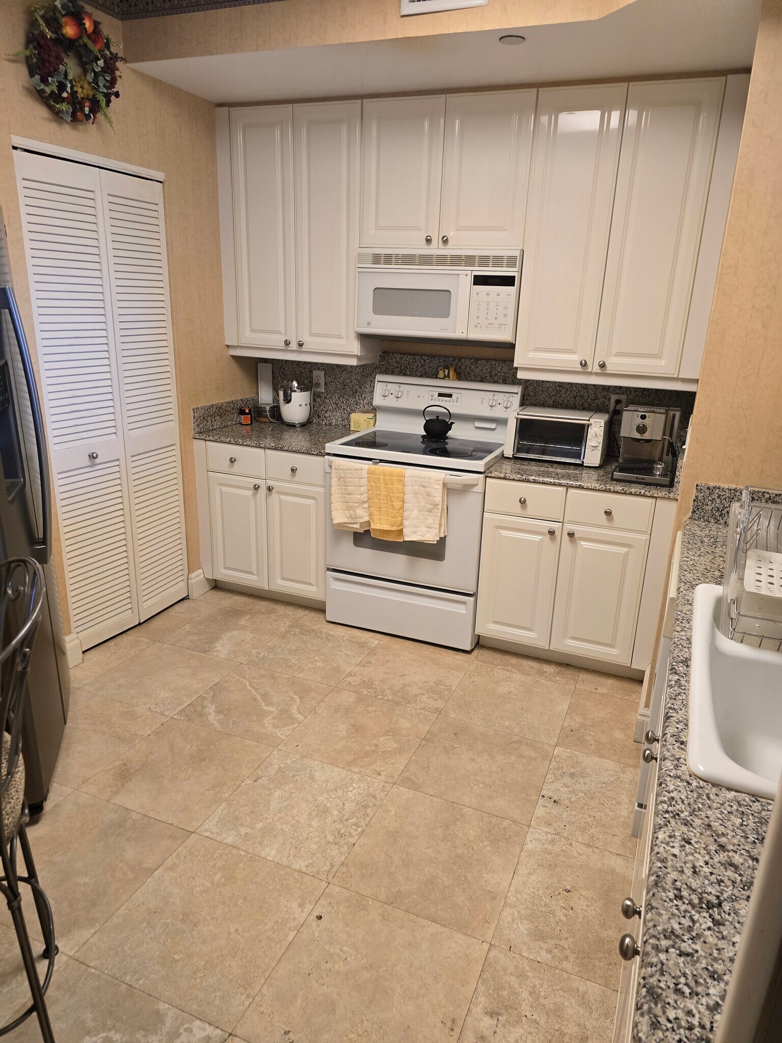 Building Photo - 888 Brickell Key Dr
