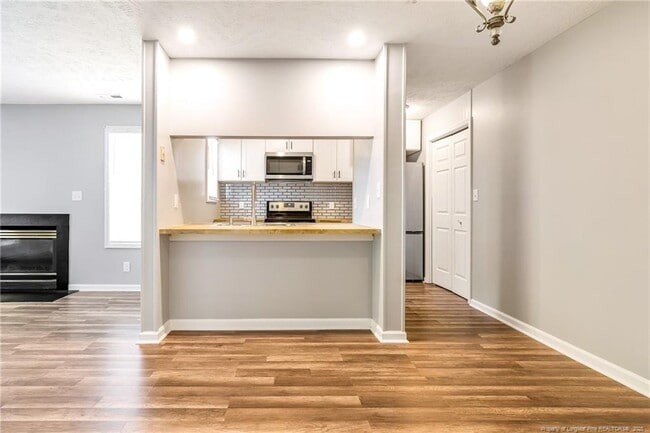 Building Photo - 275 Waterdown Dr