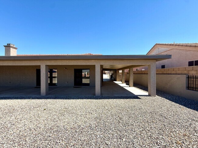 Building Photo - Custom 3 Bedroom, 2.5 Bath Home w/Bonus Ro...