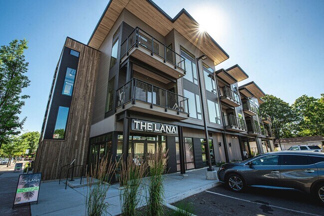 Building Photo - Modern Midtown Living | 2 Bed, 2 Bath Near...