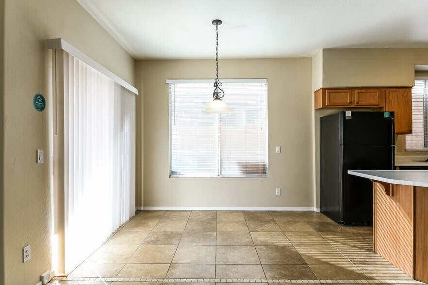 Building Photo - 17435 N 16th Pl