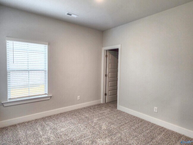 Building Photo - 102 Mississippi St