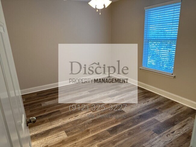 Building Photo - 67 Landing Way