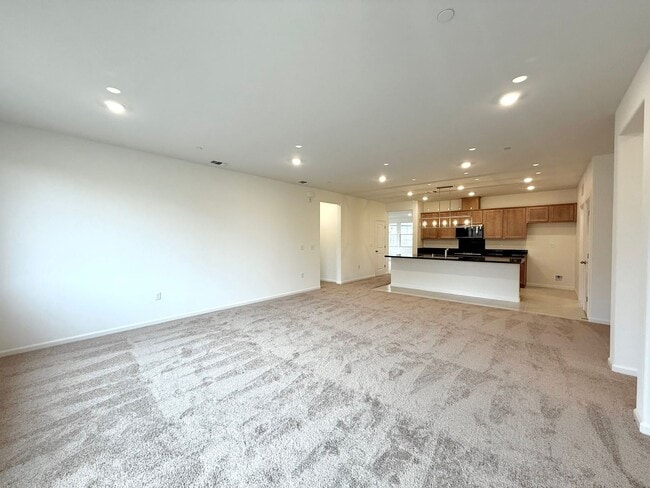 Building Photo - Brand New 4 Bedroom Home