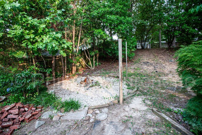 Building Photo - Charming 3-Bedroom Home for Rent in Durham...