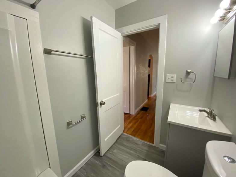 Building Photo - 3020 Forest Dr