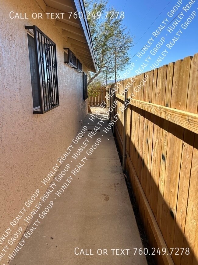 Building Photo - 13058 Mohawk Rd