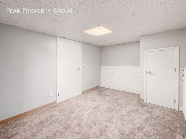 Building Photo - 2017 Queensgate Ln