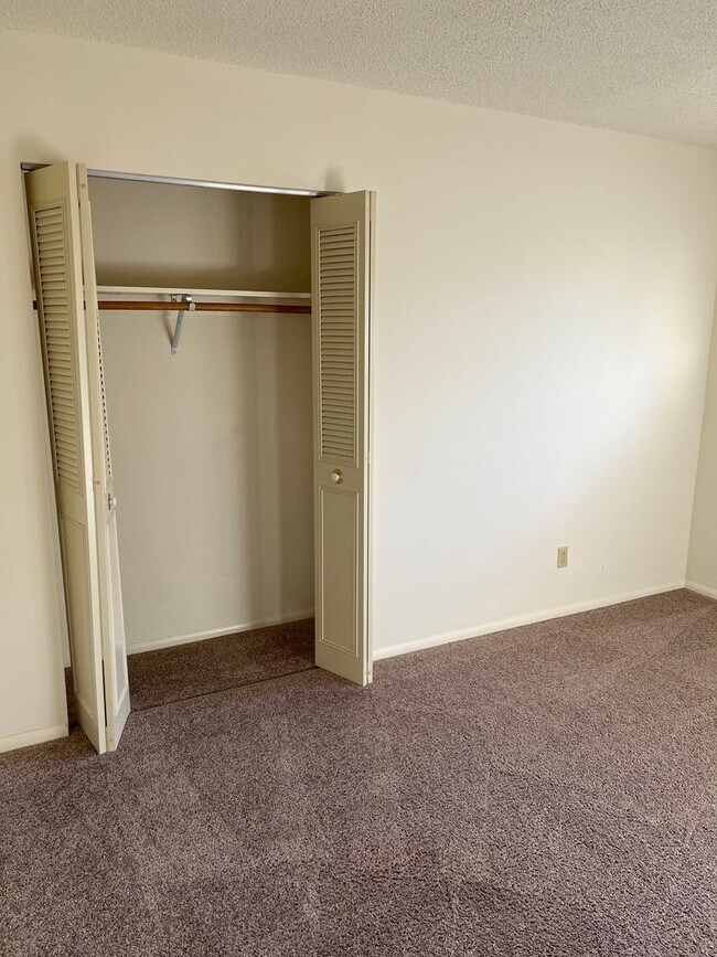 Building Photo - lev107