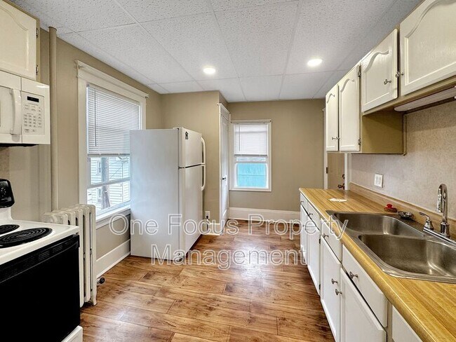 Primary Photo - 2205 W 4th St