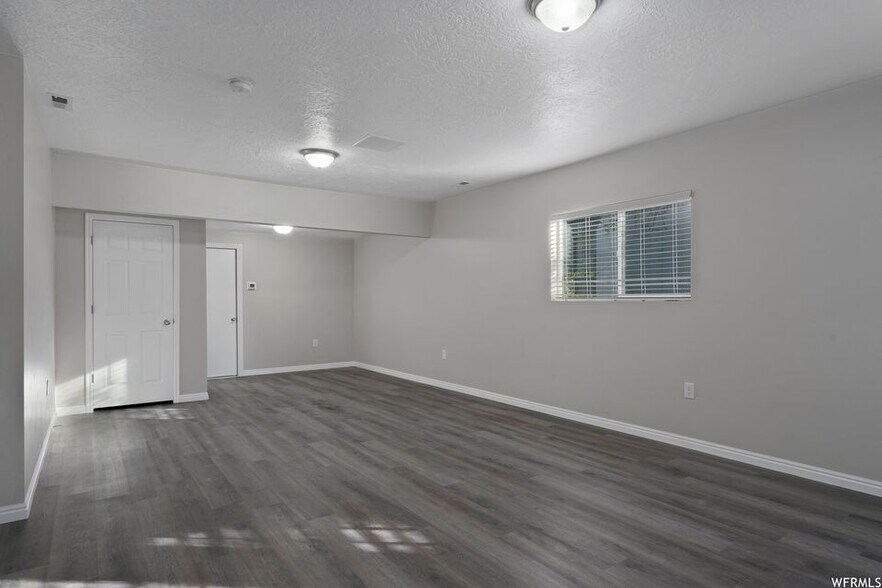 Building Photo - 115 S 200 E