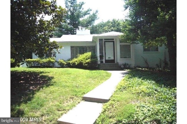 Primary Photo - 5205 Saratoga Ave