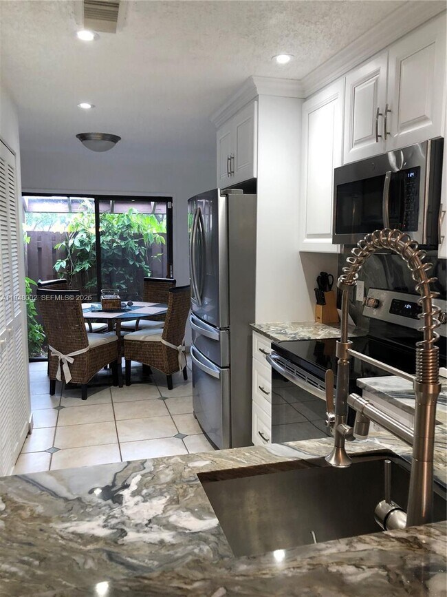 Building Photo - 1422 Amanda St