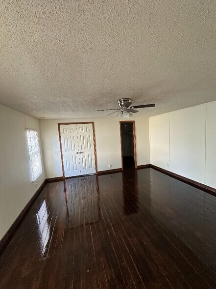 Building Photo - 9979 Farris Loop