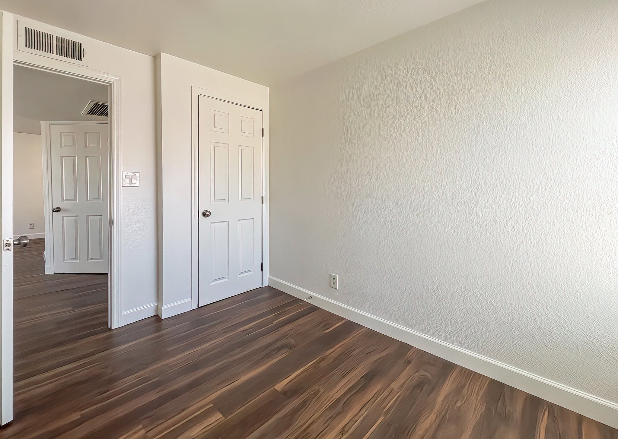 Building Photo - 317 N 17th Dr
