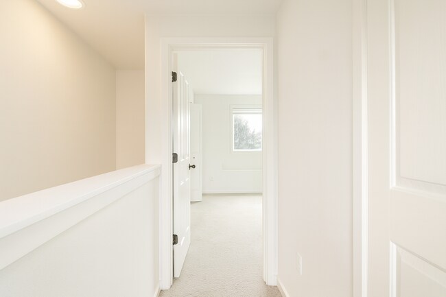 Building Photo - Modern Duplex with Garage and Backyard