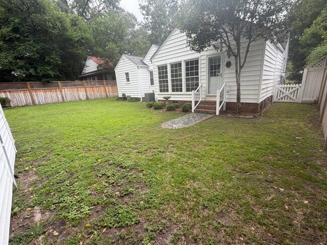 Building Photo - 213 Haynsworth St