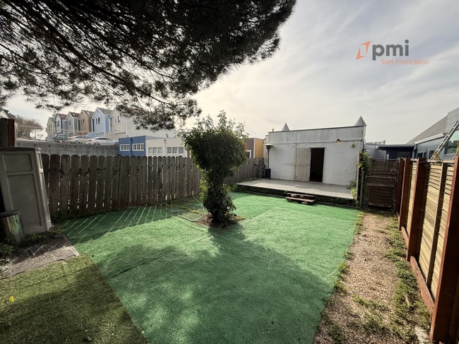 Building Photo - 2 Bd / 1 Ba Hillside Castle with Parking, Yard & Scenic Views