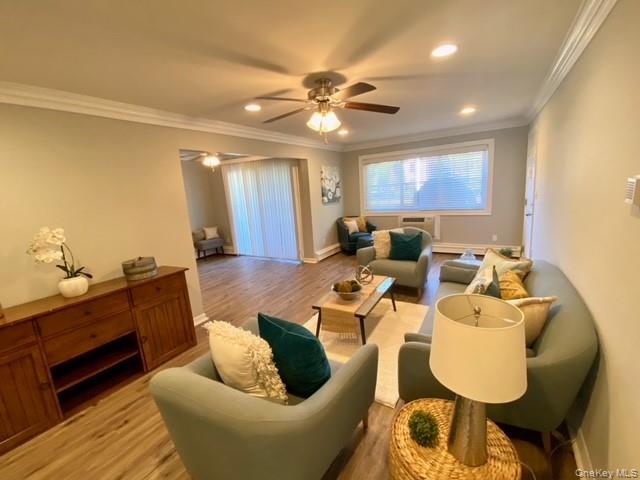 Building Photo - 399 Great East Neck Rd