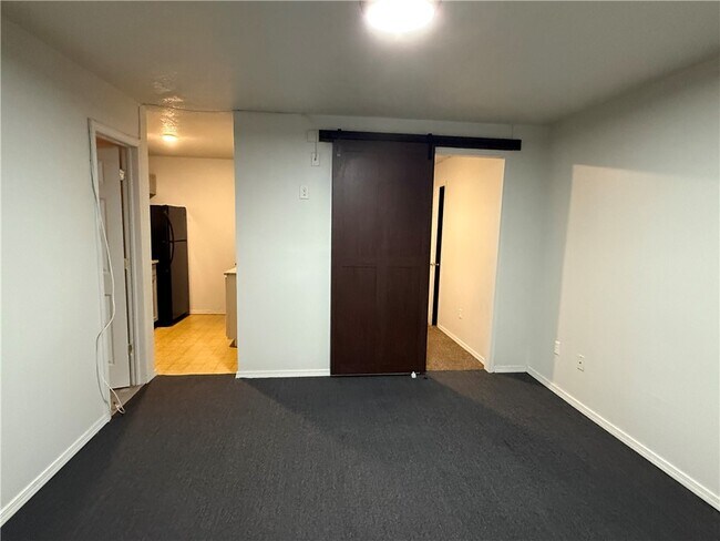 Building Photo - 269 E Pickens Rd