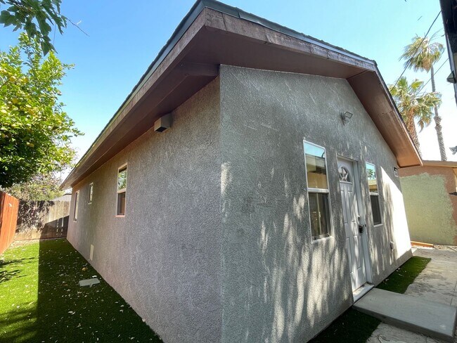 Building Photo - Norman Way (5565)