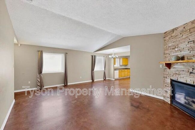 Building Photo - 11204 Miravista Pl SE