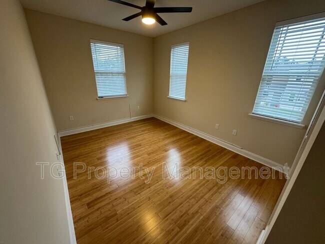 Building Photo - 14420 Serenoa Dr