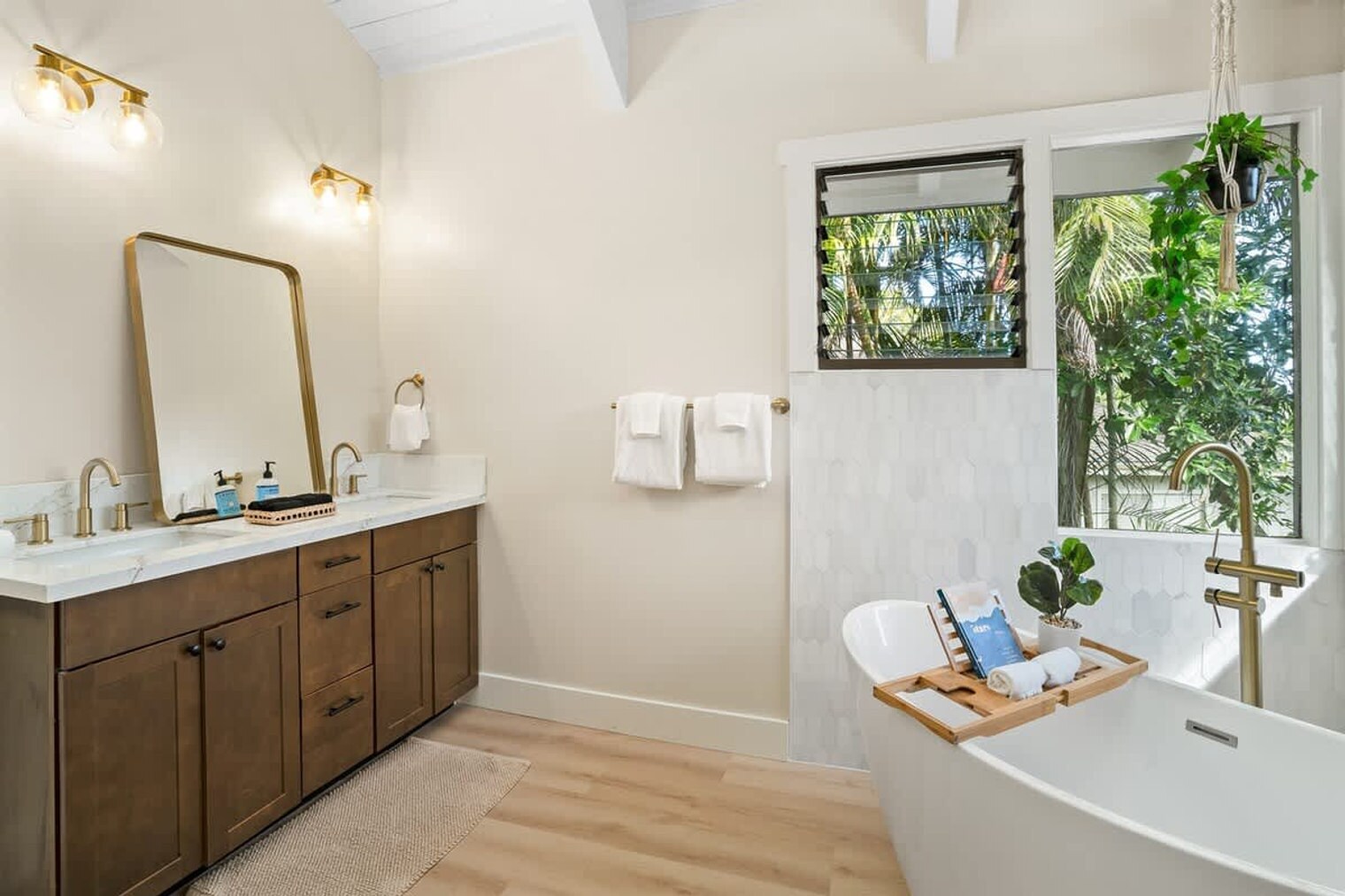 Building Photo - 4056 Kaahumanu Pl