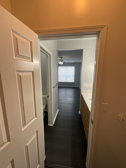 Building Photo - 23840 Northstone Village Dr