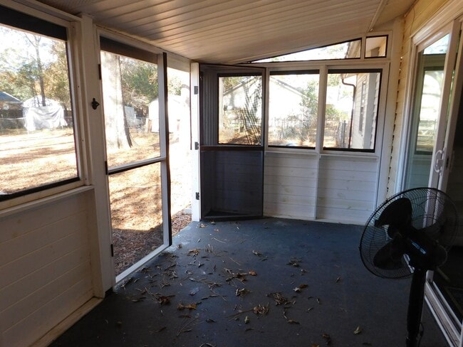 Building Photo - 842 Halifax Cir