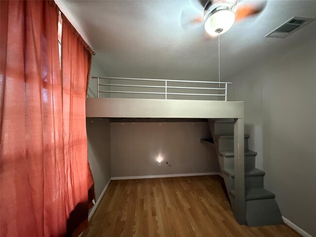 Building Photo - 501 Morning Dove Dr