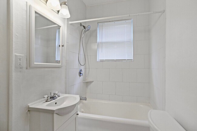Building Photo - 3717 Audubon Pl