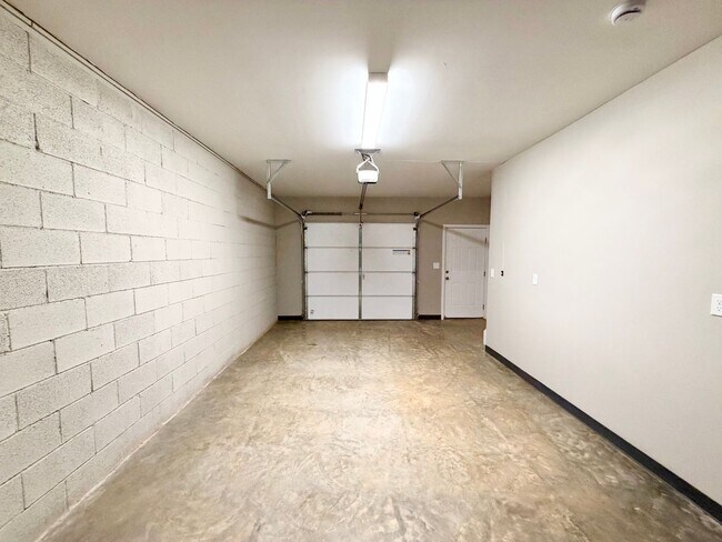 Building Photo - 511 Glenstone Springs Dr