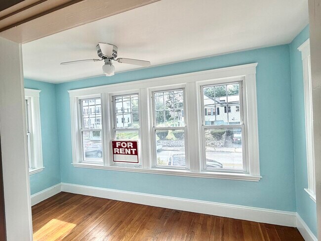 Building Photo - 107 Loring Ave