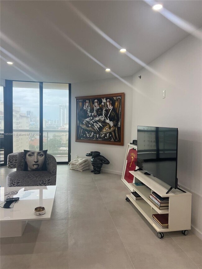 Building Photo - 20191 E Country Club Dr