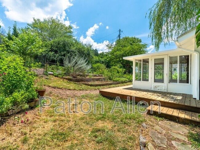 Building Photo - 83 5th Ave