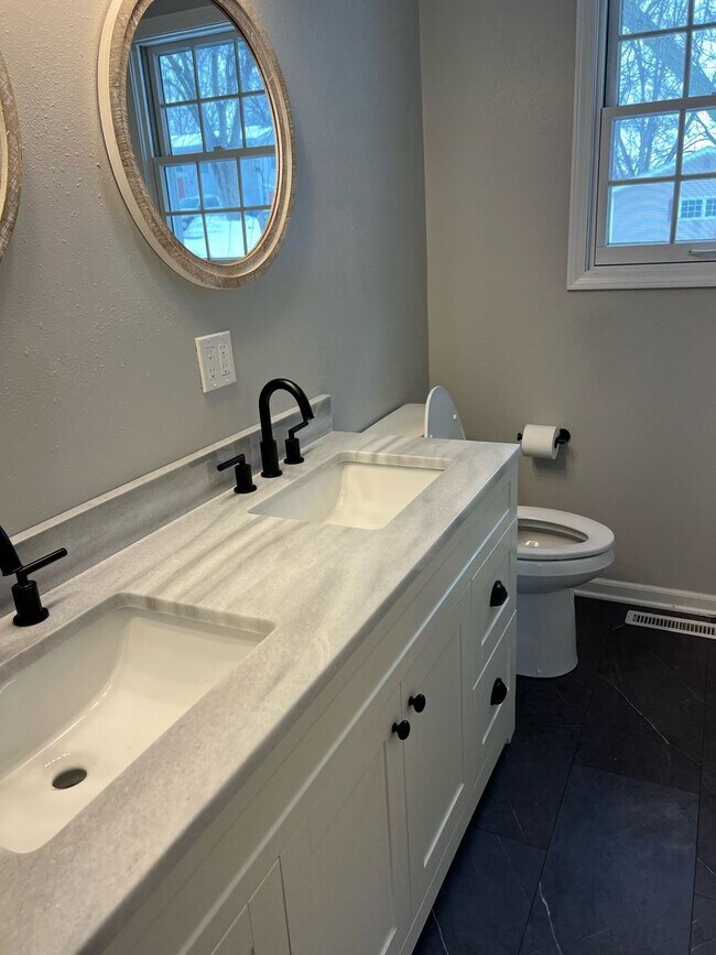 Building Photo - Rent $1850; 4 Bed ranch style home