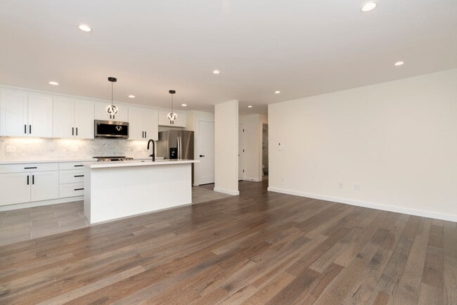 Building Photo - Park Place Apartments