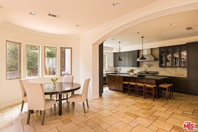 Building Photo - 4822 Valjean Ave