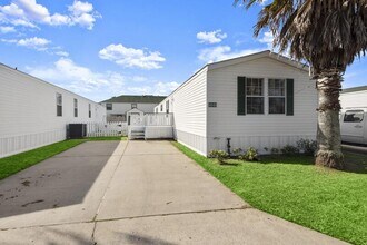 Building Photo - 5040 St Kitts Calle