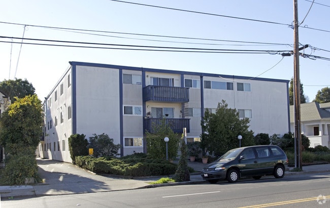 Primary Photo - 2126 Lincoln Ave