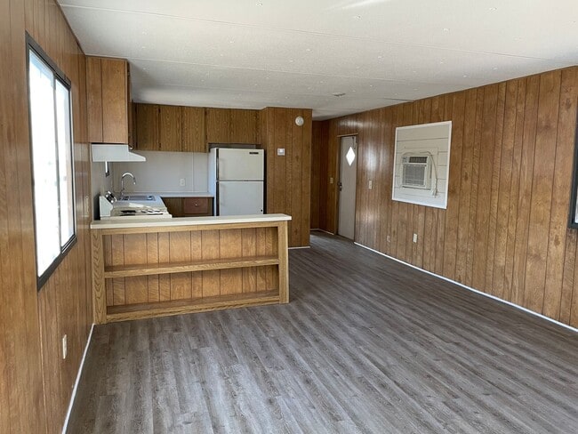 Building Photo - 2 BED, 1 BATH MOBILE HOME, WATER AND TRASH INCLUDED!