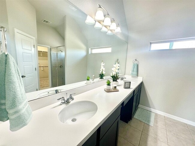 Building Photo - 1017 Hillrose Dr