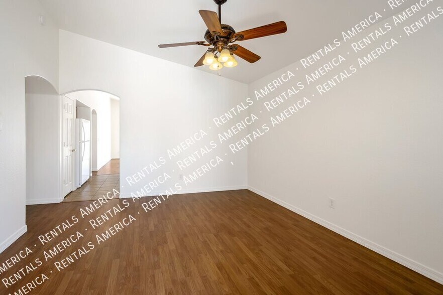 Building Photo - 1448 E Saguaro Trail