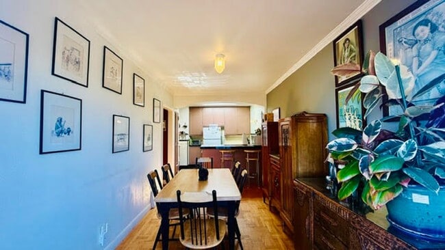 Building Photo - Whimsical 2BR/1BA, Outer Parkside Gem and Dog Friendly! FURNISHED Flexible Lease Term