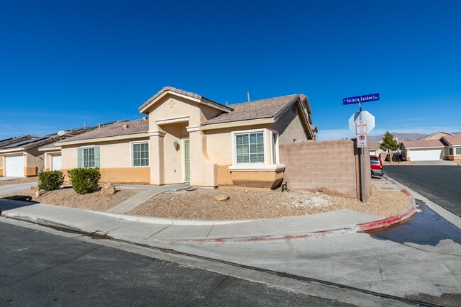 Building Photo - Single Story 3 bedroom in Gated Community,...