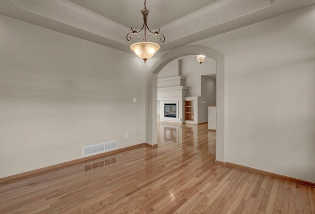 Building Photo - 5235 Bancroft Heights